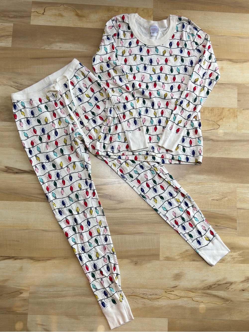 Hanna Anderson Christmas Lights Holiday Pajama Set - Women’s Small